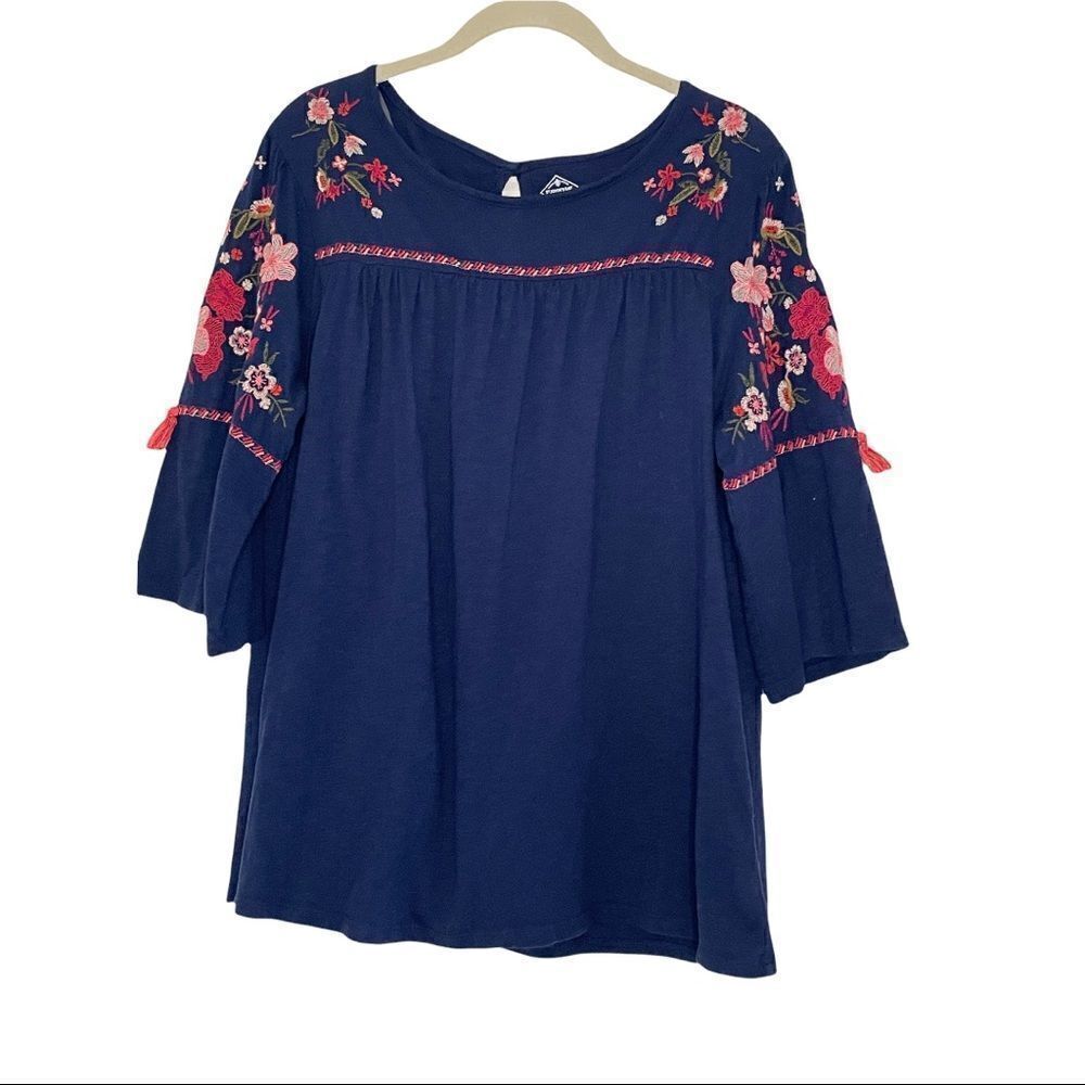 St John’s Bay Navy Embroidered Peasant Top - M